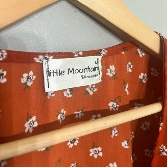 3/$30 _ LITTLE MOUNTAIN | Brick Floral Wrap Peplum Blouse half sleeve boho - L - Picture 9 of 9